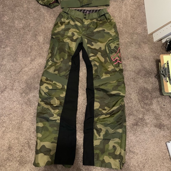 camo riding pants